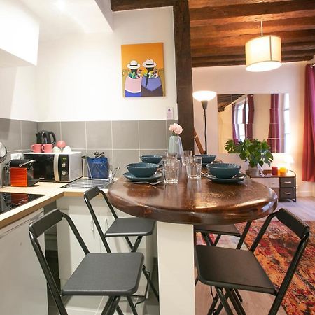 Authentic Apartment In Center Of Parisian Marais Extérieur photo